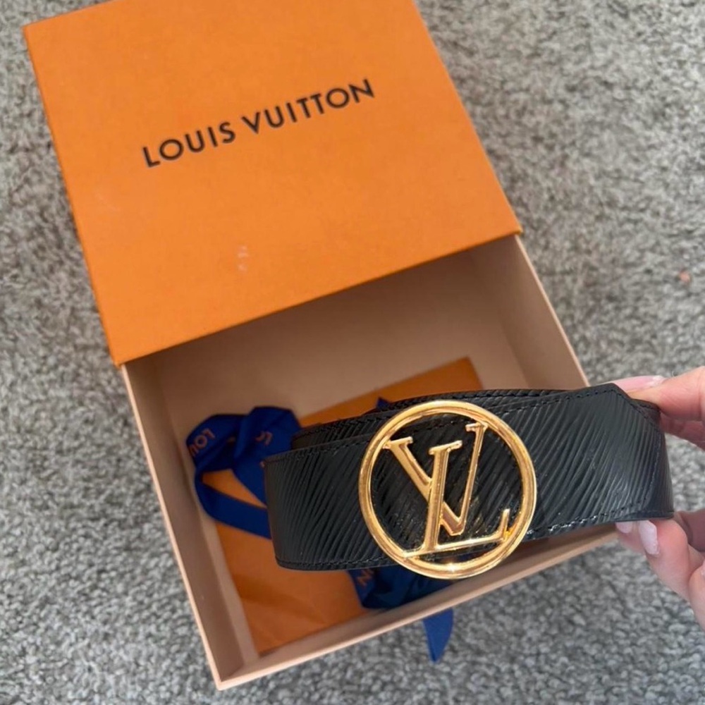 Auth women’s Monogram Epi LV Circle Reversible Belt Black